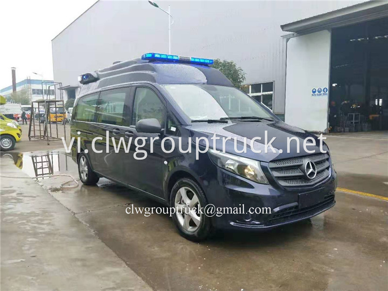 Benz Ambulance 3